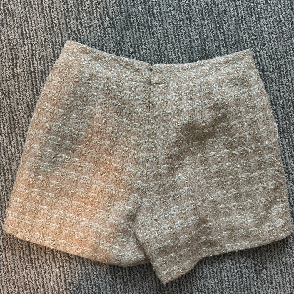 L’Agence Gold Tweed Shorts - Picture 5 of 6
